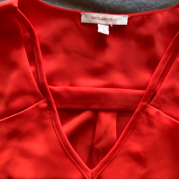 V-neck blouse - Picture 2 of 8